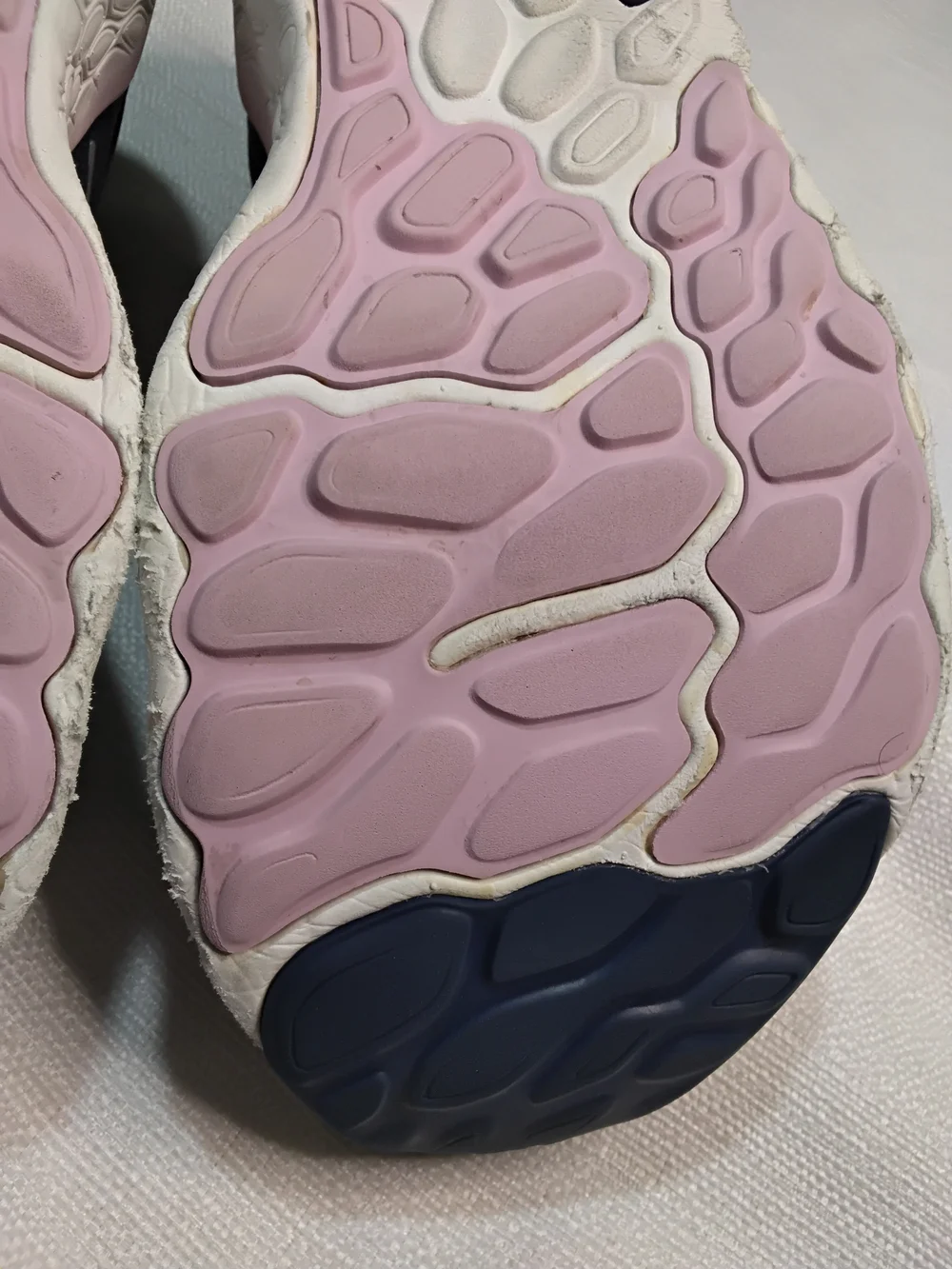 New Balance 1080 V12 Women's Navy Running Sneakers with Pale Pink Trim Sz 10.5
